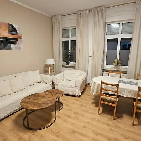 Lejlighed City-apartment I 85m2 I Naehe Theater L 2 Schlafzinmer I Parkplatz Kostenlos I Wlan Cottbus