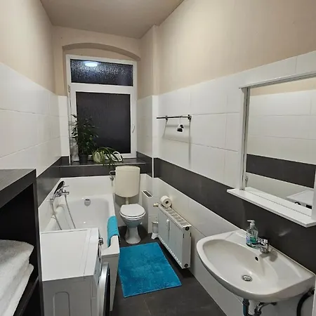 City-apartment I 85m2 I Naehe Theater L 2 Schlafzinmer I Parkplatz Kostenlos I Wlan * Cottbus
