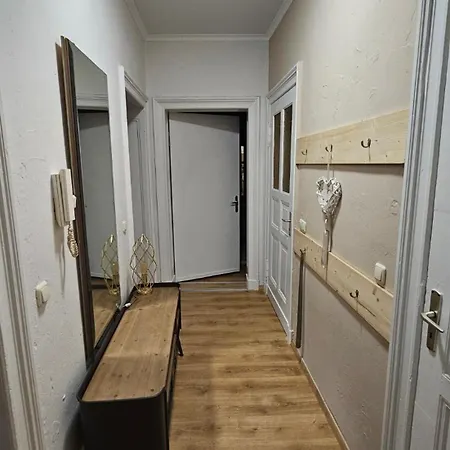 Apartment City-apartment I 85m2 I Naehe Theater L 2 Schlafzinmer I Parkplatz Kostenlos I Wlan Cottbus