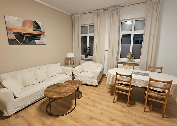 Apartment City-apartment I 85m2 I Naehe Theater L 2 Schlafzinmer I Parkplatz Kostenlos I Wlan Cottbus
