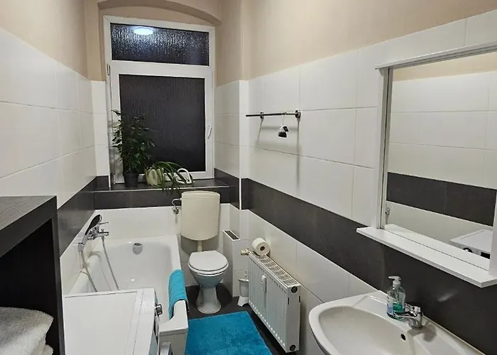 City-apartment I 85m2 I Naehe Theater L 2 Schlafzinmer I Parkplatz Kostenlos I Wlan * Cottbus