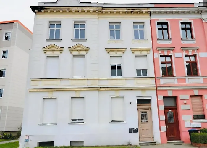 Apartamento City-apartment I 85m2 I Naehe Theater L 2 Schlafzinmer I Parkplatz Kostenlos I Wlan Cottbus